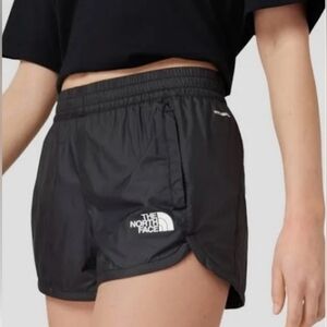 *NEW* THE NORTH FACE HYDRENALINE 2000 SHORTS. TNF BLACK. SIZE: SMALL